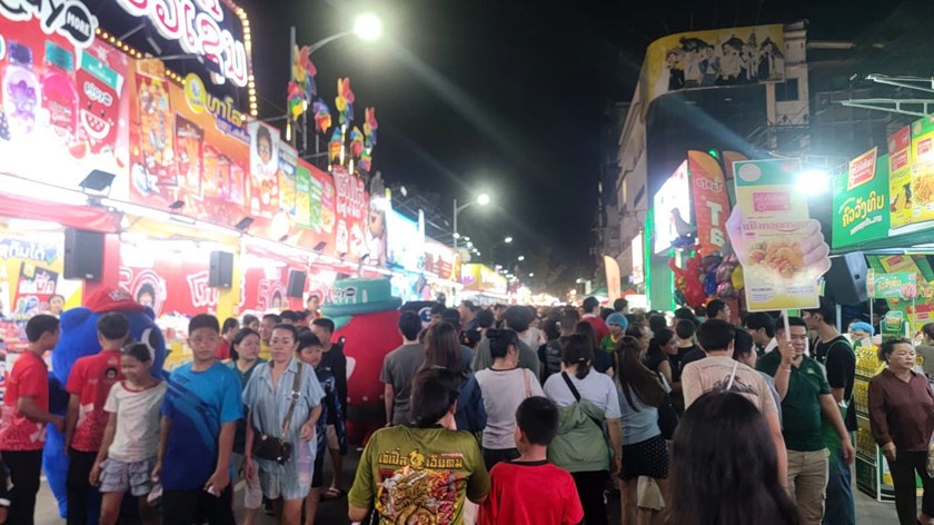 ທ່ຽວບຸນຊ່ວງເຮືອ ທີ່ທ່າວັດຈັນ ຢ່າງມີສະຕິປອດໄພ ຮັກສາໄດ້ຮີດຄອງປະເພນີລາວ