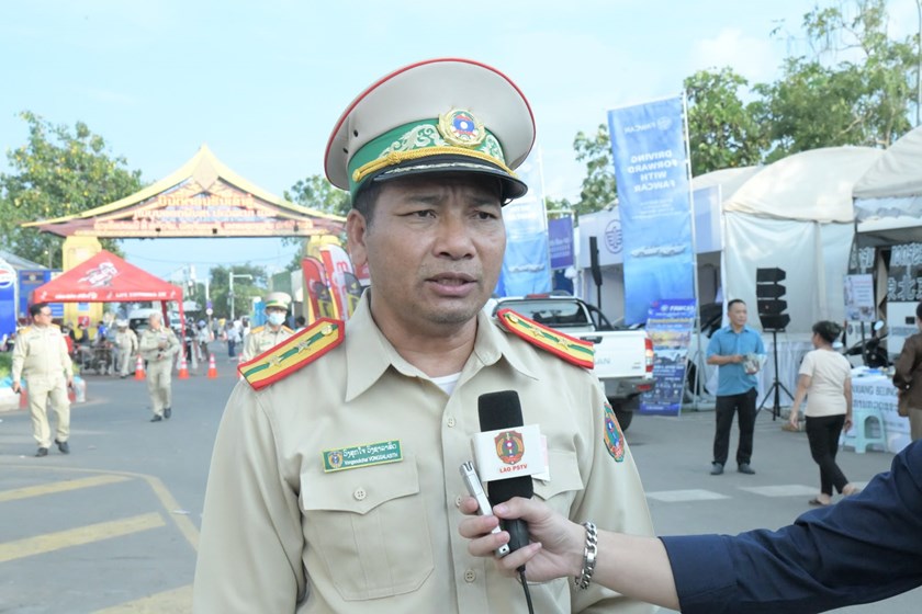 ປກສ ເມືອງຈັນທະບູລີ ວາງກຳລັງອຳນວຍຄວາມສະດວກໃຫ້ປະຊາຊົນ ໃນໄລຍະບຸນອອກພັນສາ