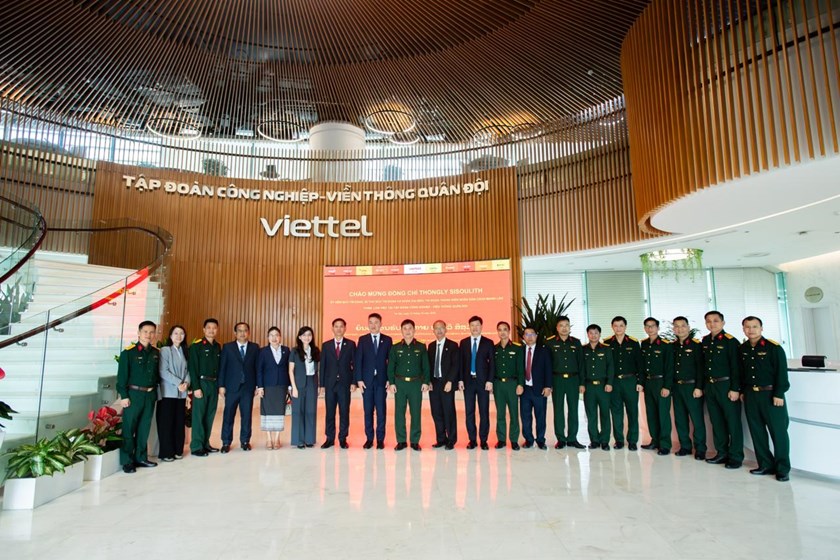 ສຊປລ ແລະ Viettel ຫາລືການຮ່ວມມືສົ່ງເສີມທັກສະດີຈີຕອນ