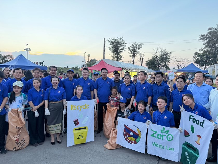 ອາສາສະໝັກຊາວໜຸ່ມຕະລຸມບອນ ຮ່ວມຮັກສາຄວາມສະອາດ ໃນງານບຸນຊ່ວງເຮືອ ນະຄອນປາກເຊ ປະຈຳປີ 2026