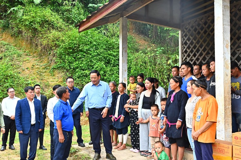ນາຍົກລັດຖະມົນຕີ ຊີ້ນຳວຽກງານ ຢູ່ຕາແສງຫຼວງຂອນ ເມືອງຫຼວງນໍ້າທາ