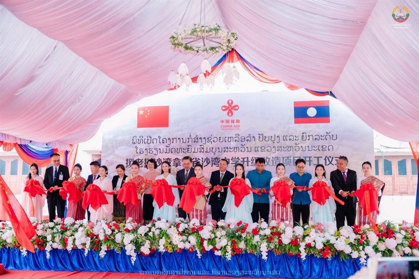 ລັດຖະບານ ສປ ຈີນ ມອບທຶນຊ່ວຍເຫຼືອ 60 ລ້ານກວ່າຢວນ ເພື່ອຍົກລະດັບໂຮງຮງນ ມສ ສະຫວັນ