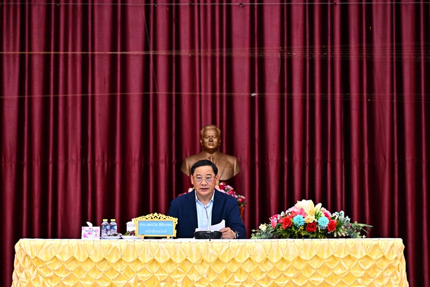 ນາຍົກລັດຖະມົນຕີ ພົບປະໂອ້ລົມ ພະນັກງານຫຼັກແຫຼ່ງ ແຂວງບໍ່ແກ້ວ