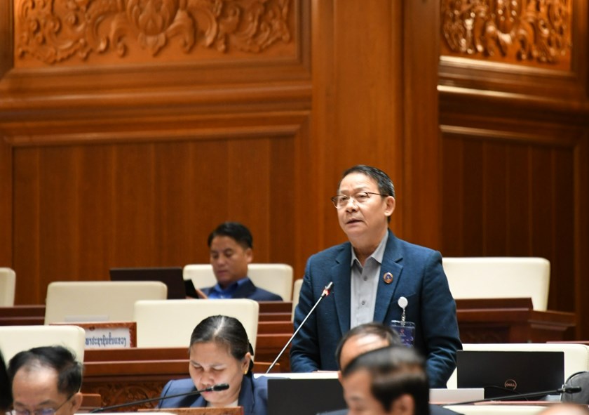 ສະເໜີລັດຖະບານເລັ່ງແກ້ໄຂບັນຫາເສັ້ນທາງ