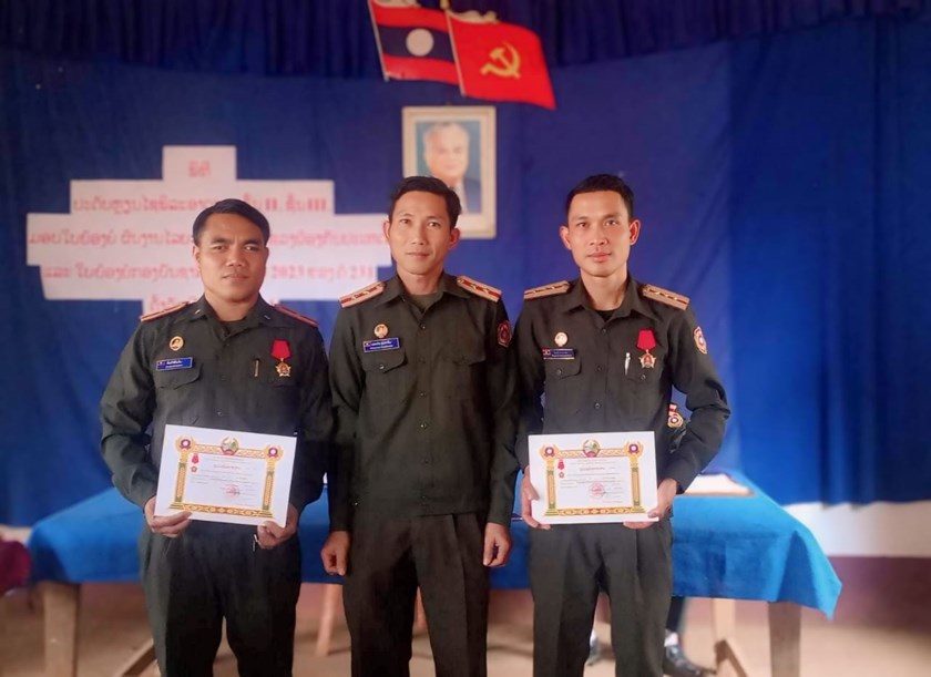ກອງຮ້ອຍສື່ສານ 231 ປະດັບຫຼຽນໄຊພິລະອາດຫານ 