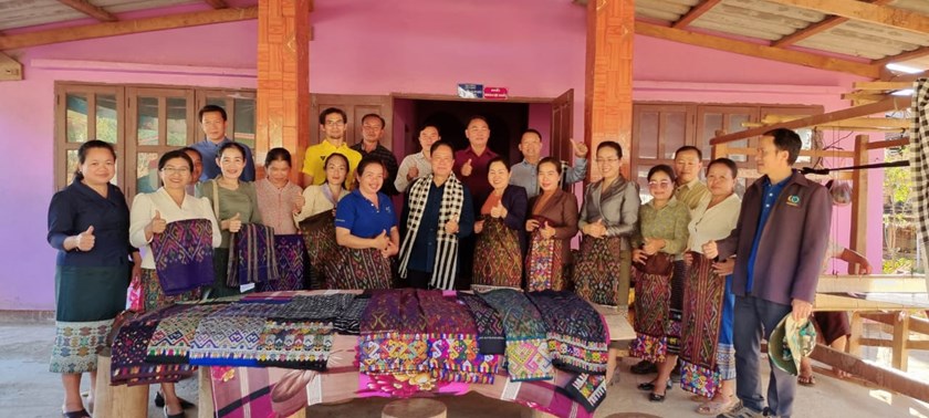 ເຈົ້າແຂວງບໍລິຄຳໄຊ ລົງຊຸກຍູ້ວຽກງານພັດທະນາຢູ່ເມືອງວຽງທອງ 