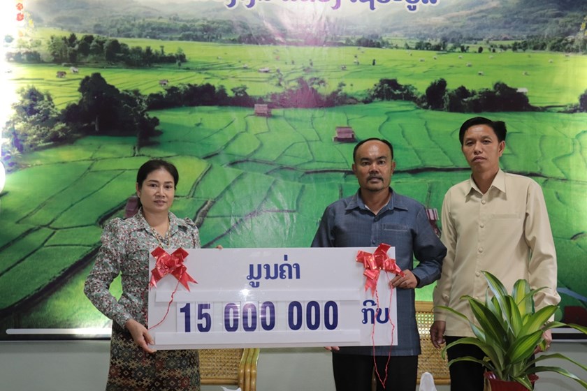 ບໍລິສັດ ທີທີພີ ພາວເວີ ຈຳກັດ ສະໜັບສະໜູນ15 ລ້ານ ງານຊ່ວງເຮືອເມືອງເງິນ