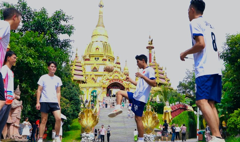 ກະຕໍ້ເປັນຂົວຕໍ່ລະຫວ່າງຊາວໜຸ່ມປະເທດຕ່າງໆ