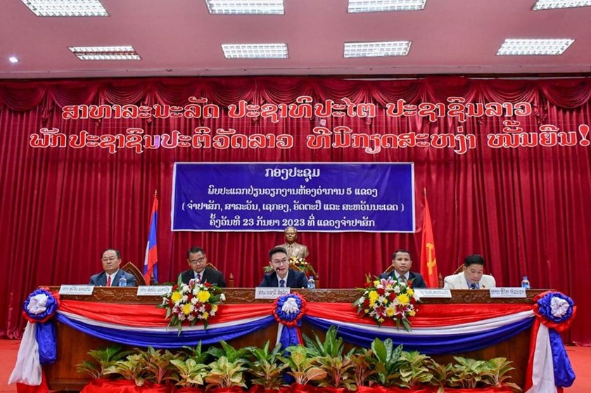 ພົບປະແລກປ່ຽນ ຍົກສູງວຽກງານຫ້ອງວ່າການ 5 ແຂວງ ພາກກາງ ແລະ ພາກໃຕ້