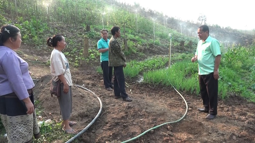ການນໍາເມືອງພຽງຊຸກຍູ້ປະຊາຊົນປູກຜັກແບບປະສົມປະສານ  