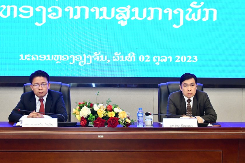 ຍົກລະດັບທິດສະດີການເມືອງຂັ້ນຕົ້ນຊຸດທີ IIໃຫ້ສະມາຊິກພັກ-ພະນັກງານ ຫ້ອງວ່າການສູນກາງພັກ