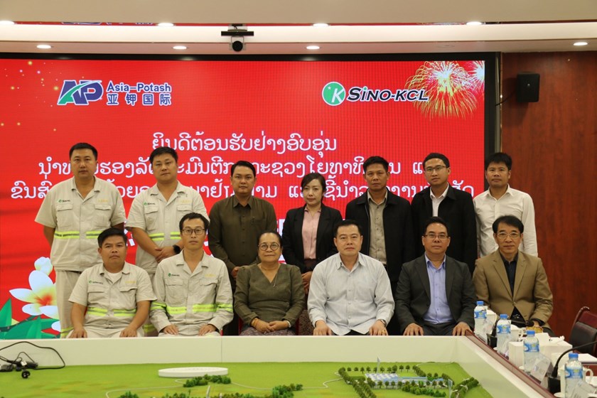 ຮອງ ລມຕ ກະຊວງ ຍທຂ ລົງຊຸກຍູ້ວຽກງານຢູ່ແຂວງຄຳມ່ວນ