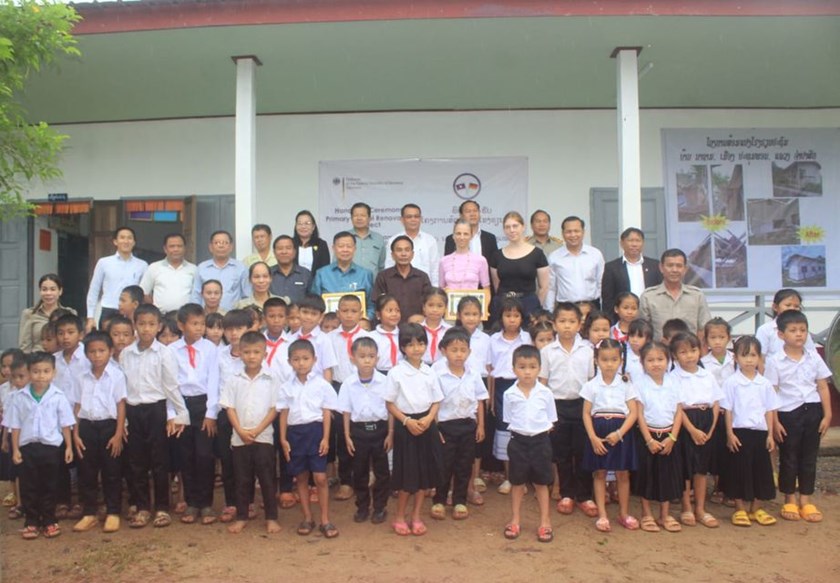 ສະມາຄົມມິດຕະພາບ ລາວ-ເຢຍລະມັນ ມອບ-ຮັບ ການປັບປຸງອາຄານໂຮງຮຽນມູນປະຖົມນາຄຳ