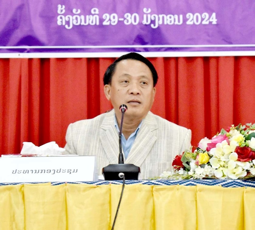 ເຈົ້າແຂວງສະຫວັນນະເຂດ ເນັ້ນການກຳນົດພະນັກງານນໍາພາ-ຄຸ້ມຄອງ ຕ້ອງຄັດເລືອກຜູ້ທີ່ມີຜົນງານດີເດັ່ນ