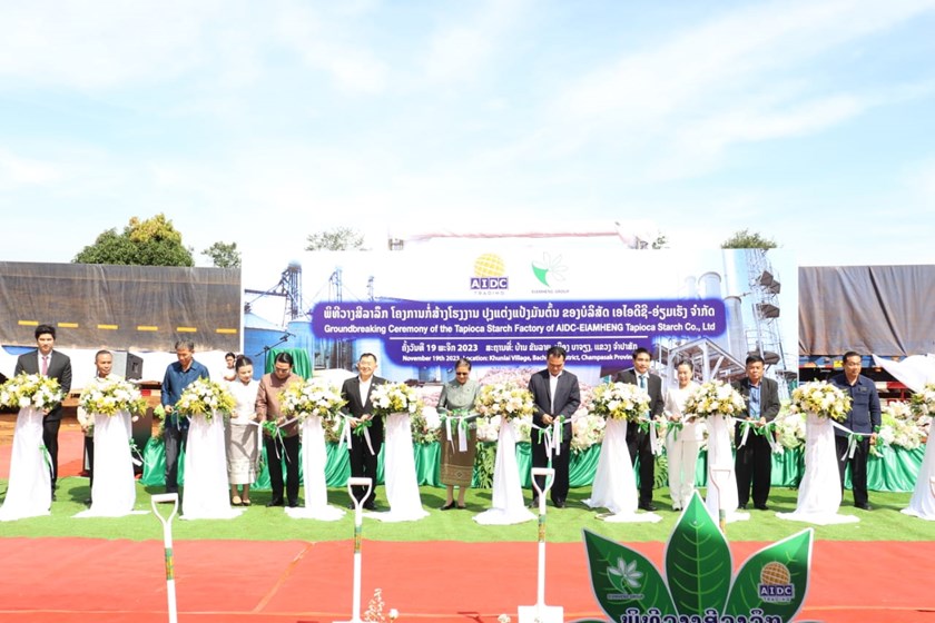 ວາງສີລາລືກໂຄງການກໍ່ສ້າງໂຮງງານປຸງແຕ່ງແປ້ງມັນຕົ້ນຢູ່ບ້ານເພຍລາດ ແລະ ບ້ານຂັນລາຍ ເມືອງບາຈຽງຈະເລີນສຸກ