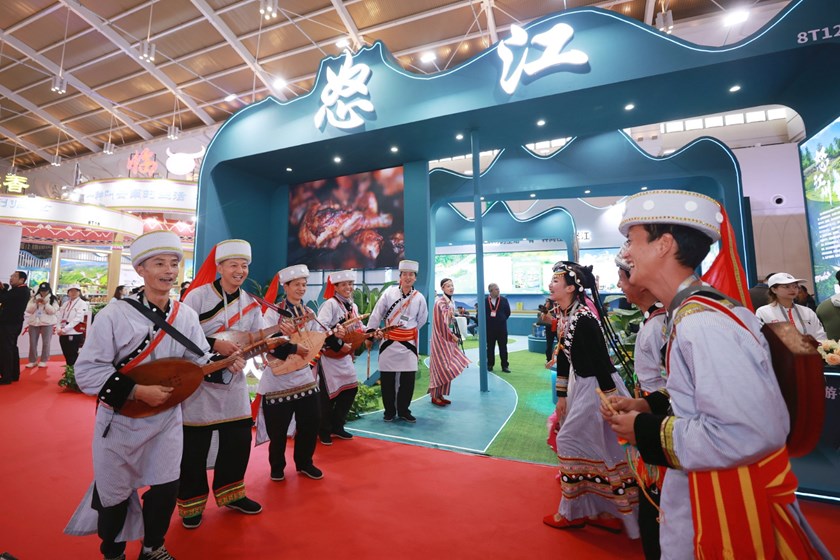 ສະບາຍດີ! ຈີນ” ງານຕະຫຼາດນັດການຄ້າການທ່ອງທ່ຽວສາກົນຈີນ ປີ 2023 ໄດ້ເປີດສາກ!