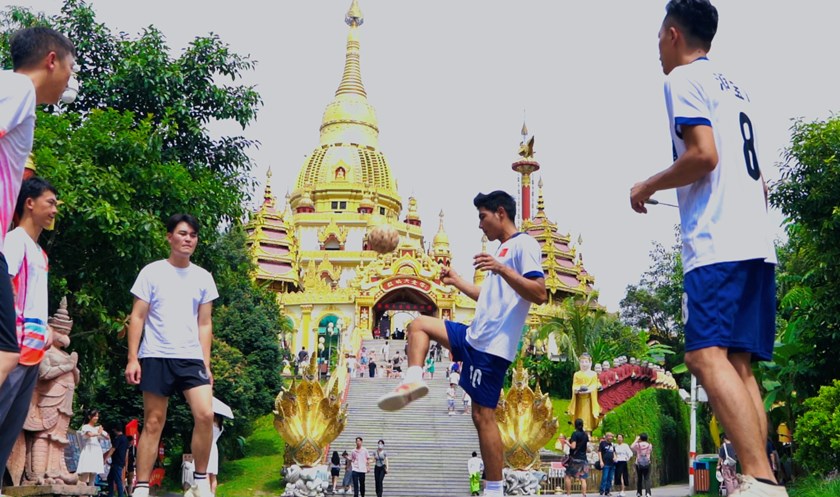 ກະຕໍ້ເປັນຂົວຕໍ່ລະຫວ່າງຊາວໜຸ່ມປະເທດຕ່າງໆ
