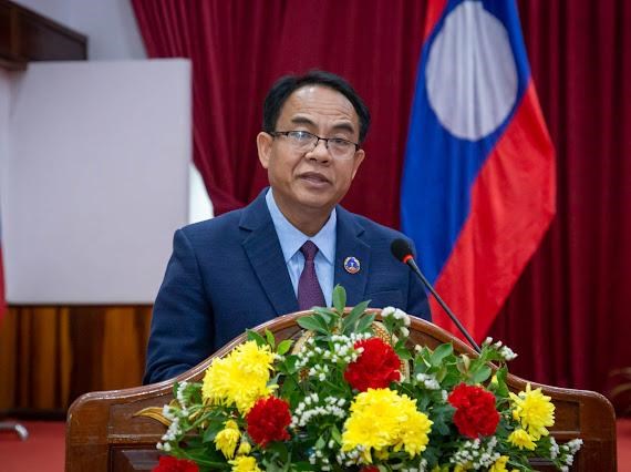 ພັກເຮົາໄດ້ແບກຫາບພາລະກໍາປະຫວັດສາດອັນຍິ່ງໃຫຍ່